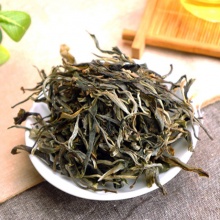 2015年古树春茶普洱生茶