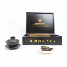 安化县 芙蓉界 安化野生黑茶皇家茯礼盒装900g